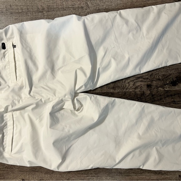 Men’s Puma golf pants, gently used, very good condition. Nice lightweight 32x32 - Picture 2 of 3